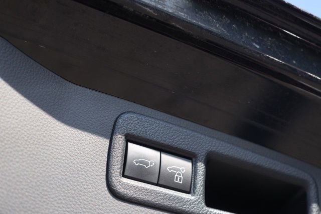 Used 2022 Toyota Venza XLE AWD/4WD image 35