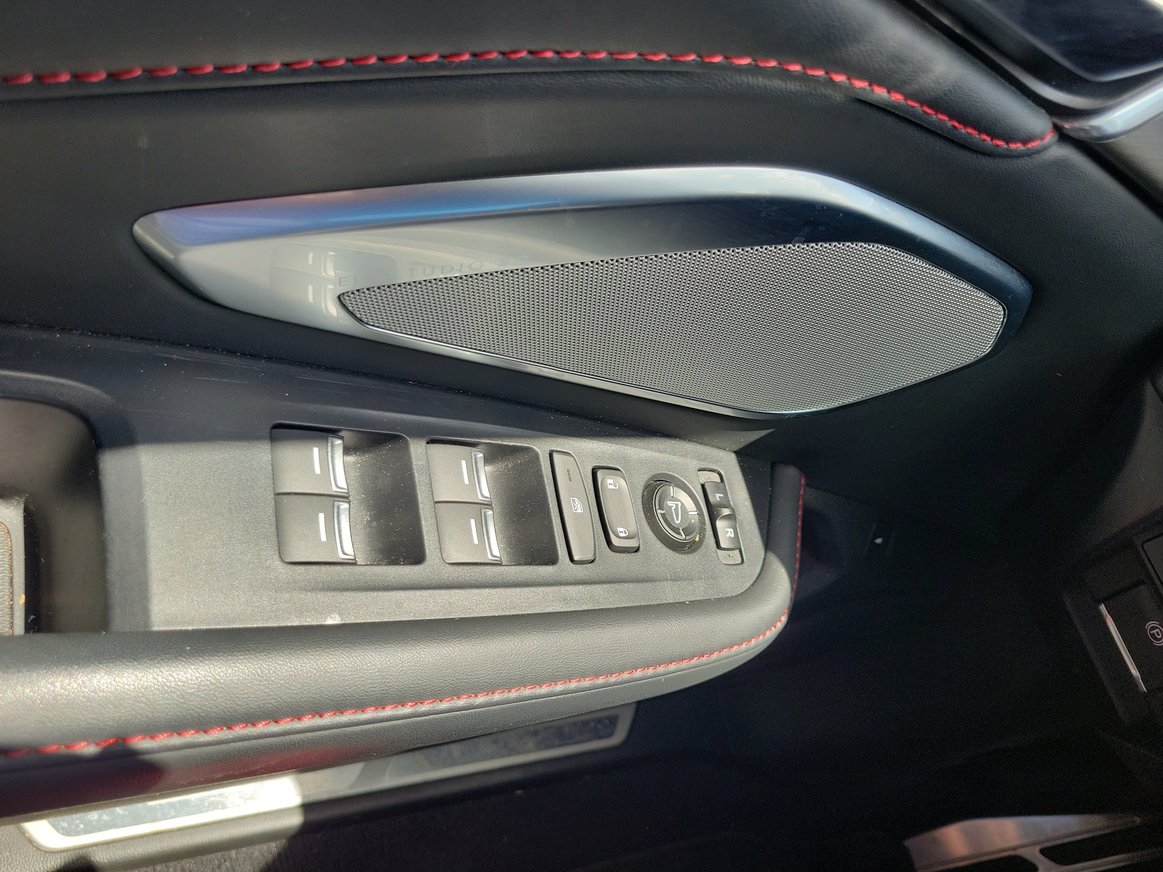 Used 2020 Acura RDX w/ Advance Package FWD image 23