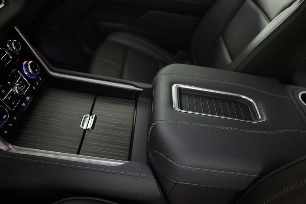 Used 2024 GMC Yukon Denali w/ Denali Reserve Package AWD/4WD image 47