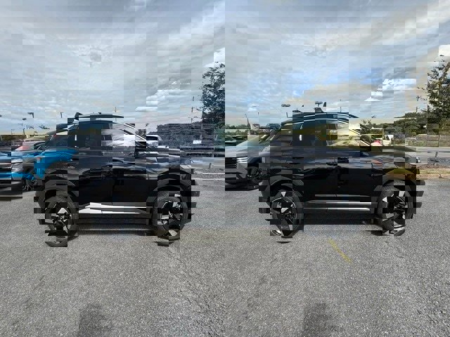 New 2026 Nissan Kicks SR w/ Cold Weather Package image 4