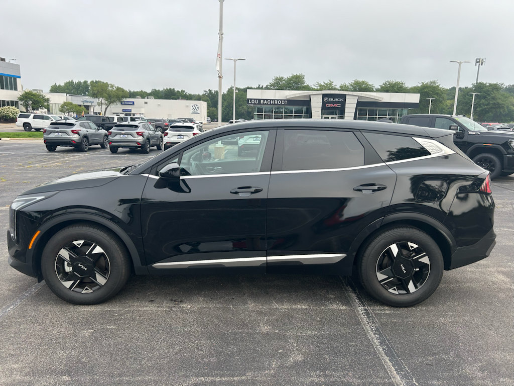 Used 2026 Kia Sportage LX FWD image 8