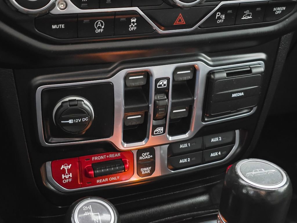 Used 2020 Jeep Gladiator Rubicon w/ Advanced Safety Group AWD/4WD image 34