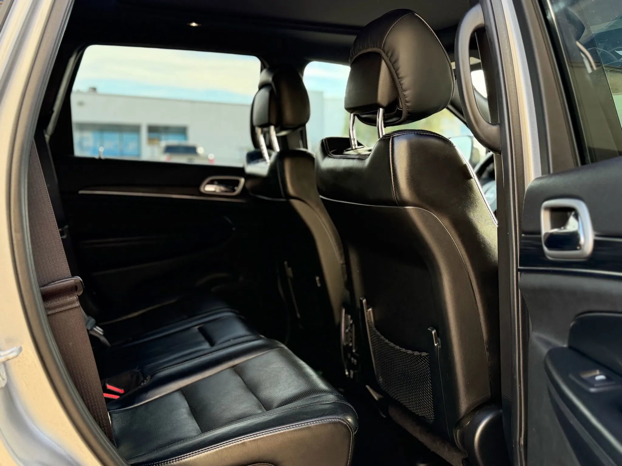 Used 2020 Jeep Grand Cherokee Limited w/ Luxury Group II image 12