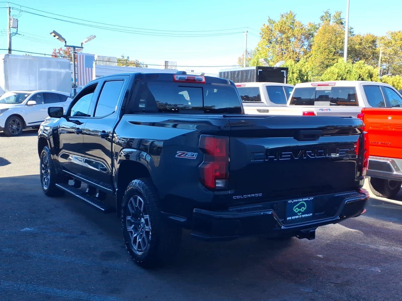 Used 2023 Chevrolet Colorado Z71 w/ Z71 Convenience Package 2 AWD/4WD image 4