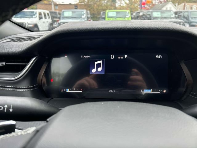 New 2025 Jeep Grand Cherokee L Altitude image 12