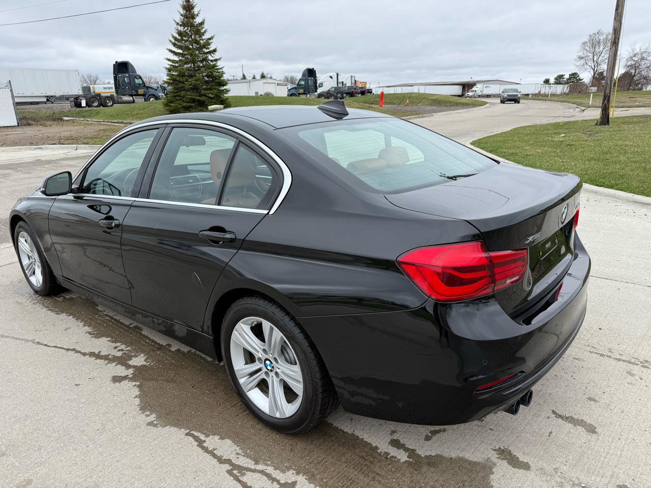Used 2018 BMW 330i xDrive Sedan w/ Convenience Package image 7