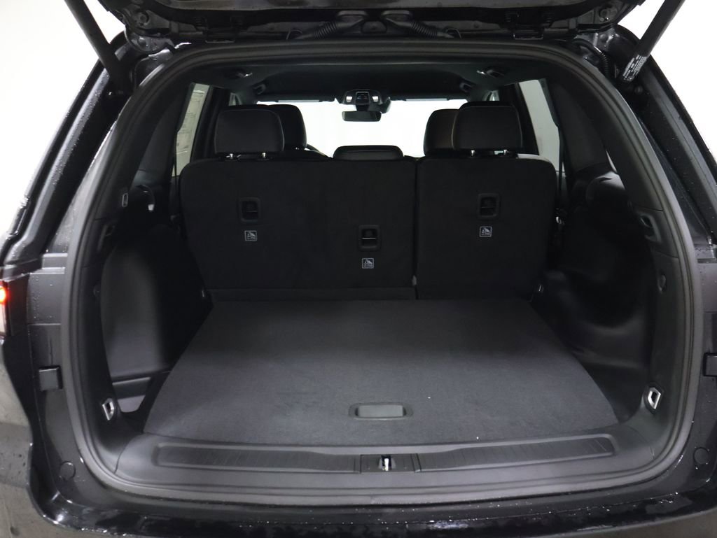 New 2026 Jeep Grand Cherokee Laredo image 13