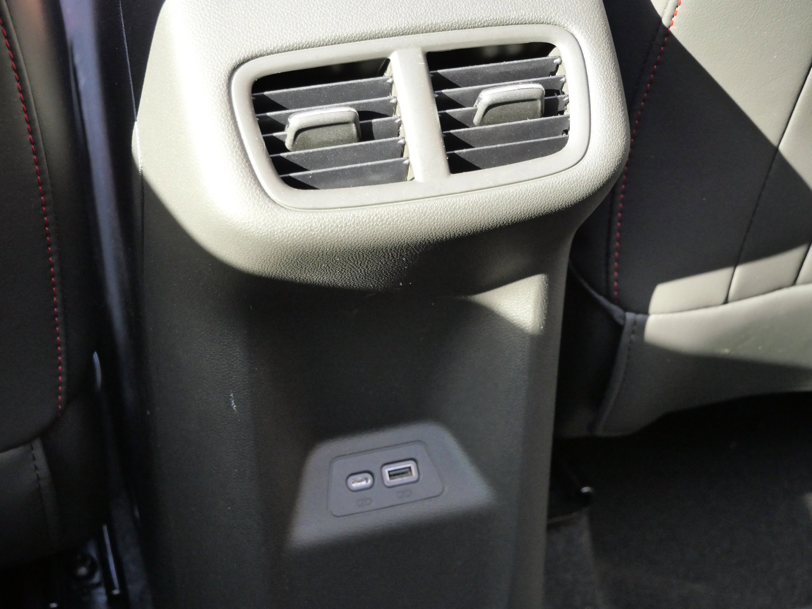 Used 2023 Buick Envision Essence w/ Sport Touring Package image 14