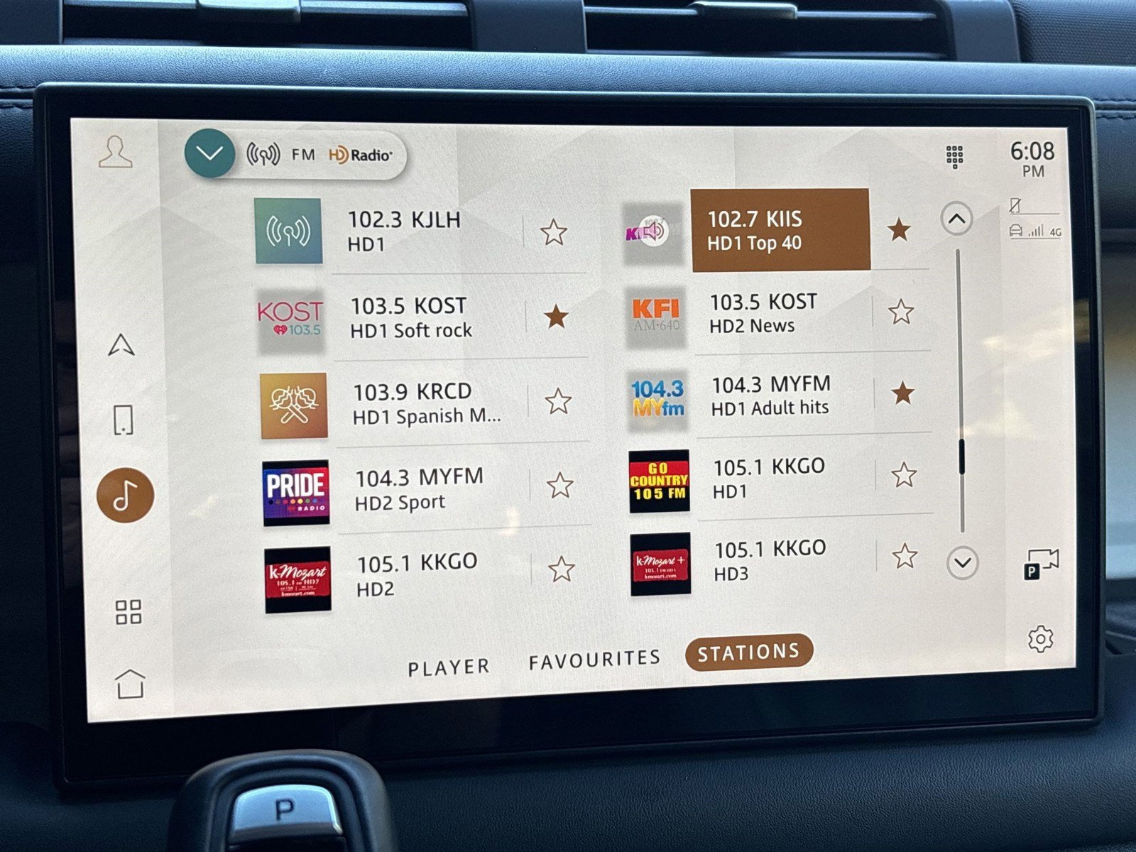 Certified 2025 Land Rover Defender 110 X-Dynamic SE image 23