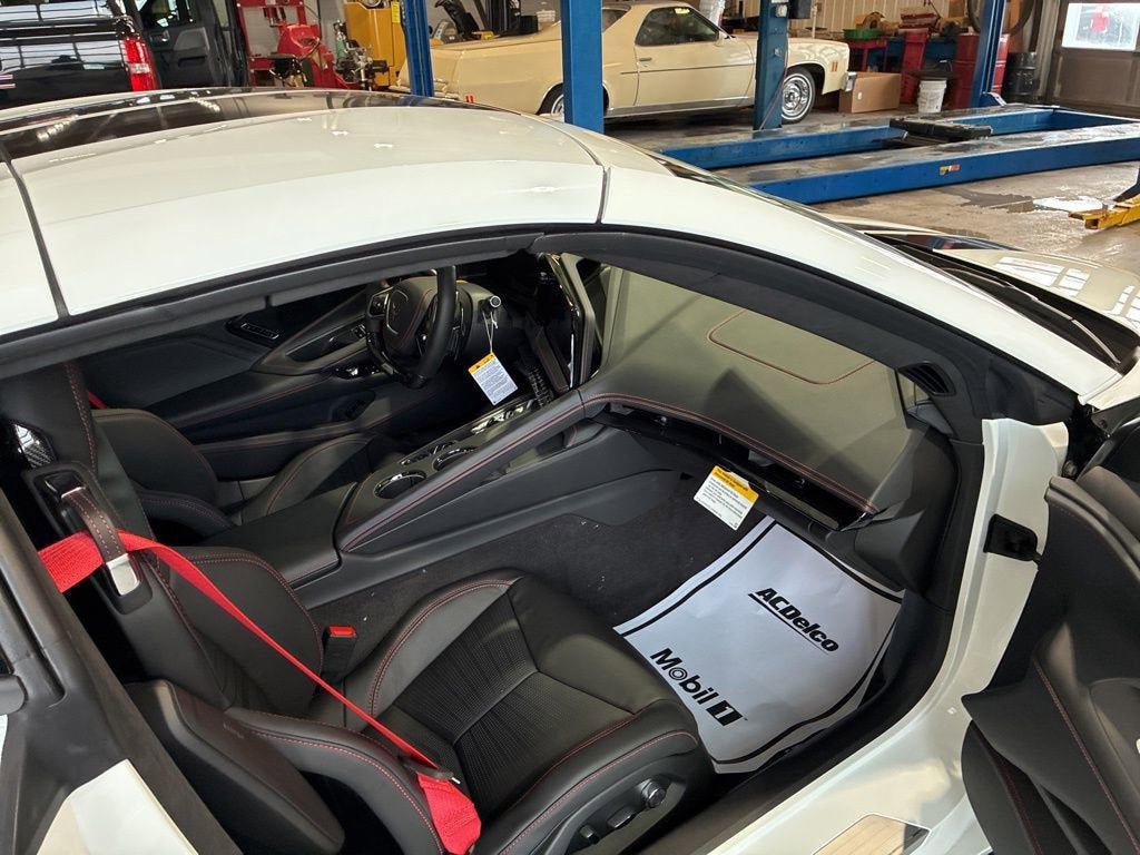 New 2026 Chevrolet Corvette Z06 w/ Stealth Interior Trim Package RWD image 32