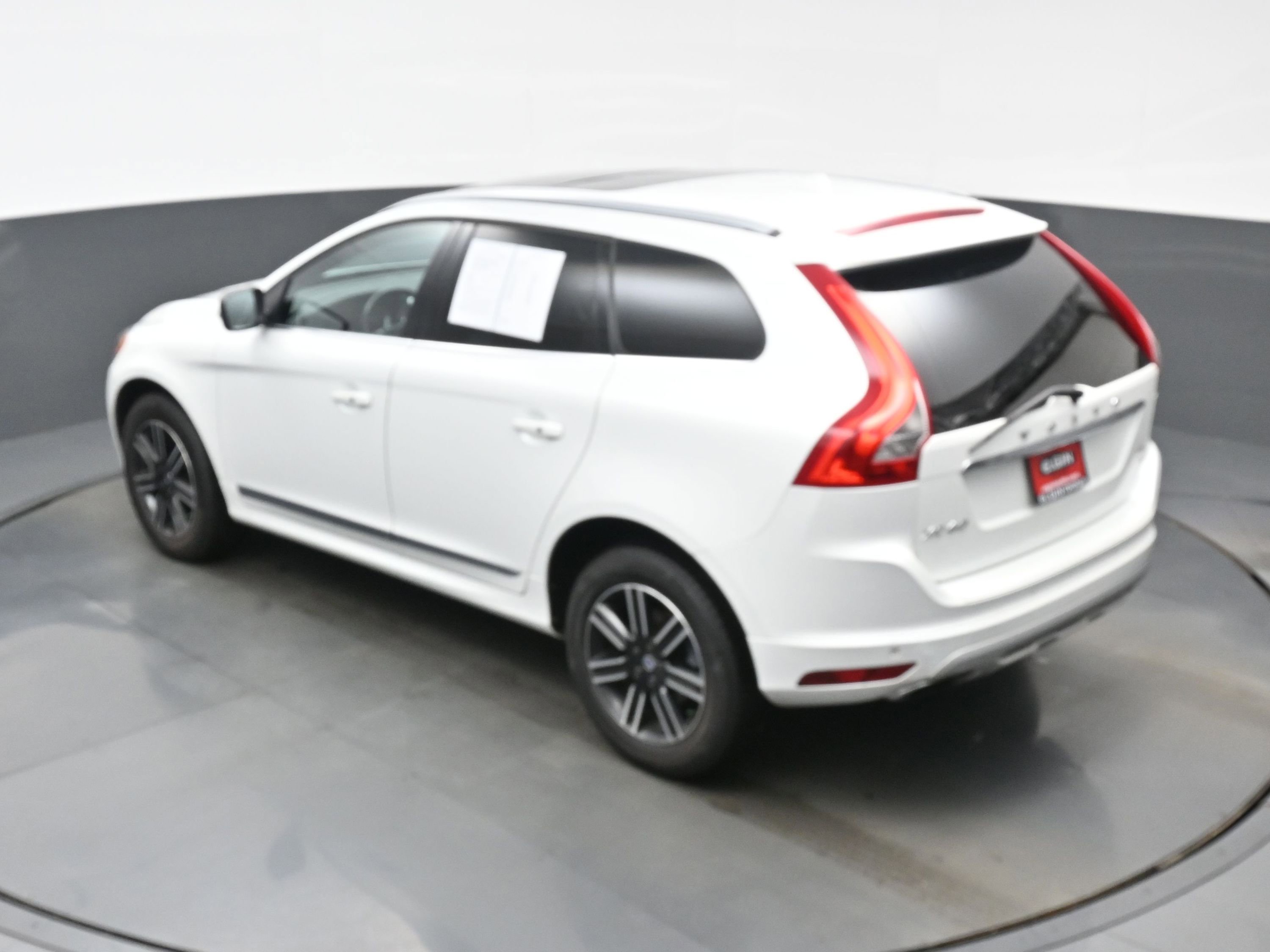 Used 2017 Volvo XC60 T5 Dynamic w/ Preferred Option Package image 38