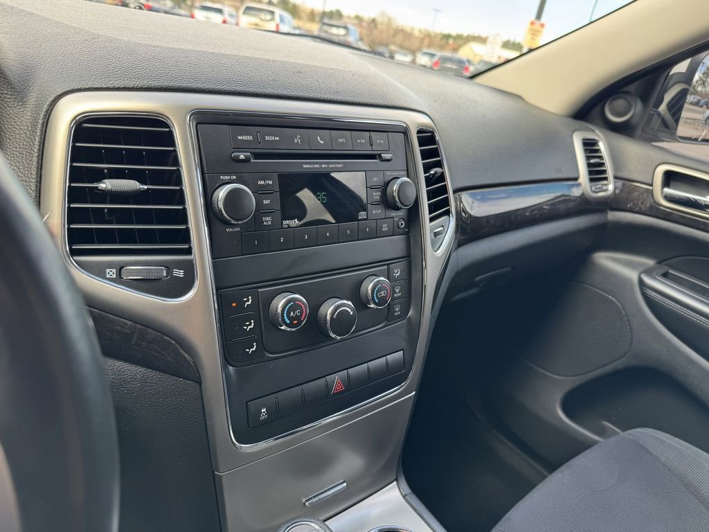 Used 2012 Jeep Grand Cherokee Laredo AWD/4WD image 18