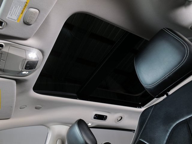 Used 2023 Chrysler Pacifica Limited FWD image 24