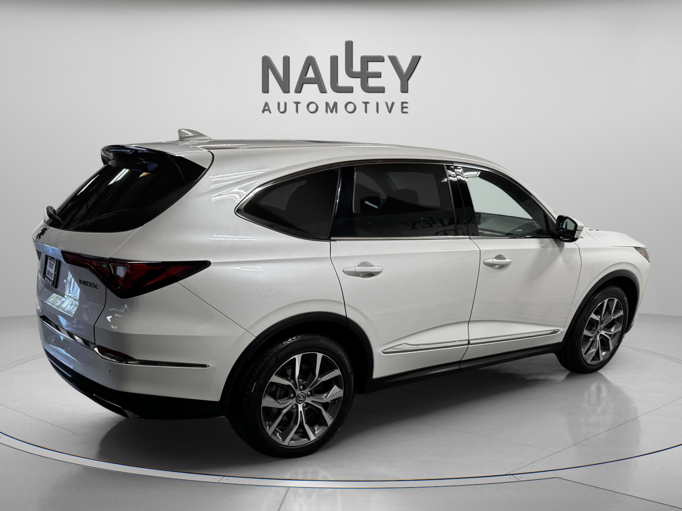 Certified 2023 Acura MDX FWD w/ Technology Package image 5