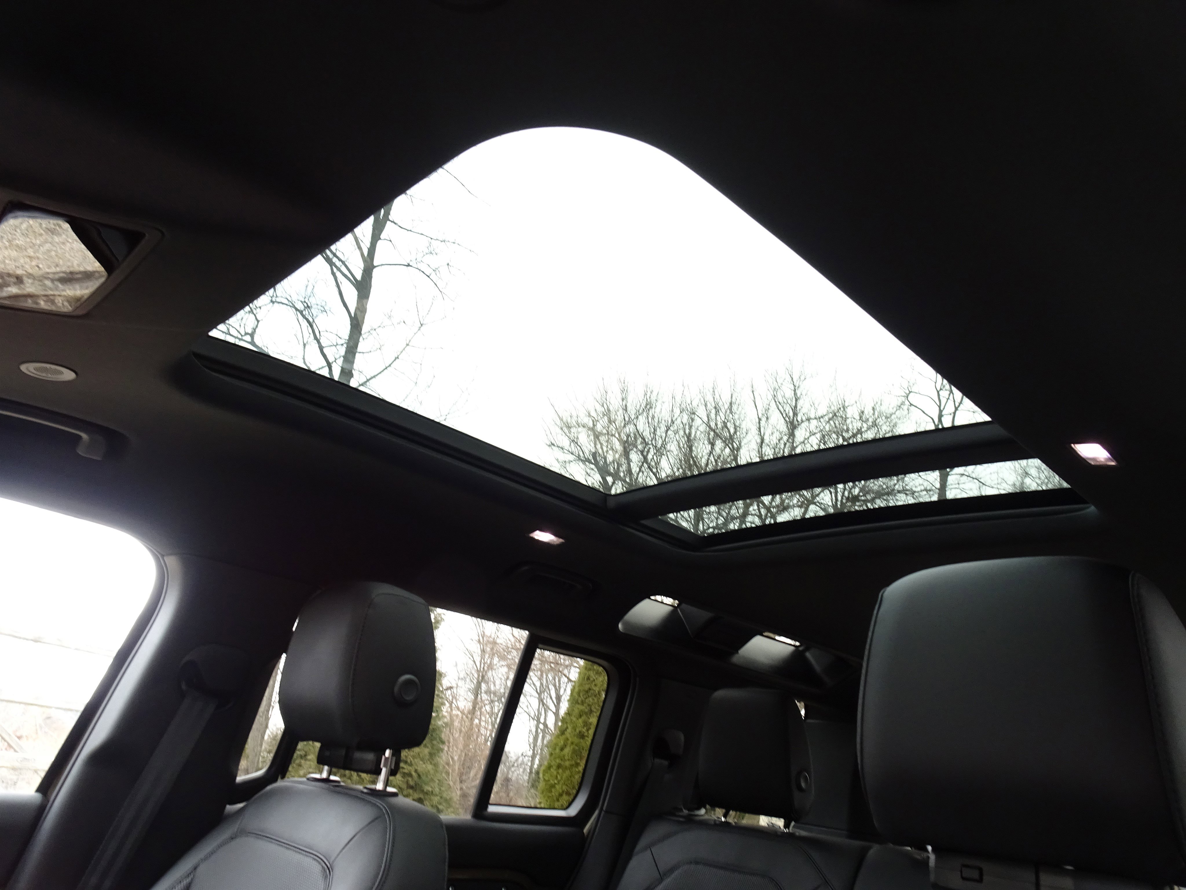 New 2026 Land Rover Defender 110 X-Dynamic SE AWD/4WD image 5
