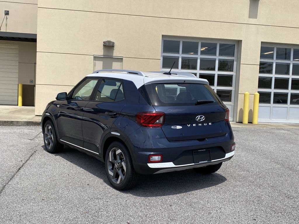 New 2026 Hyundai Venue SEL FWD image 6