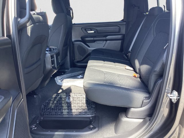 New 2026 RAM 1500 Express AWD/4WD image 13