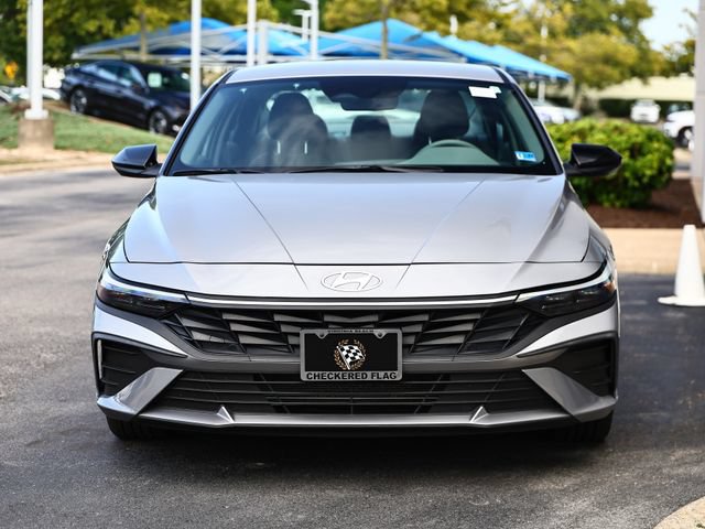 Used 2025 Hyundai Elantra Sport FWD image 13