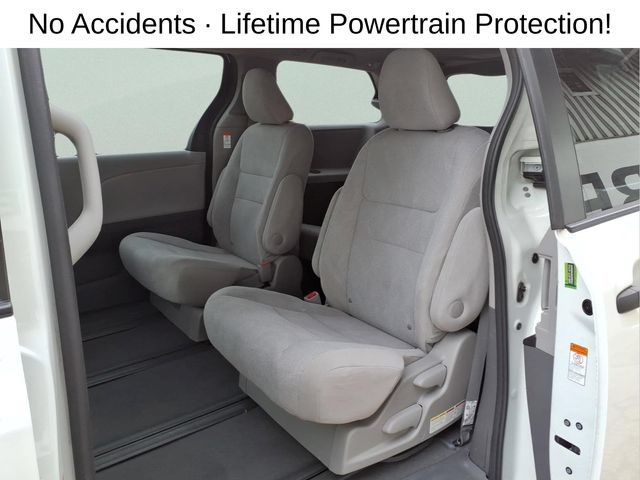 Used 2020 Toyota Sienna L FWD image 22