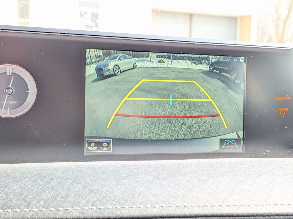 Used 2022 Lexus UX 250h 250h Base w/ Premium Package image 18