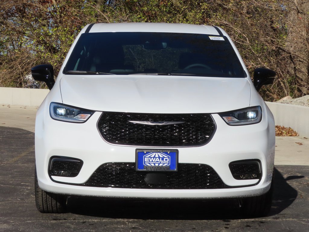 New 2026 Chrysler Pacifica Select image 14