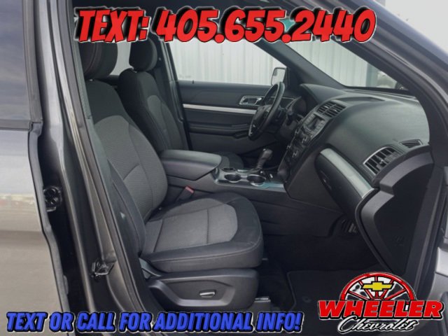 Used 2017 Ford Explorer XLT image 13