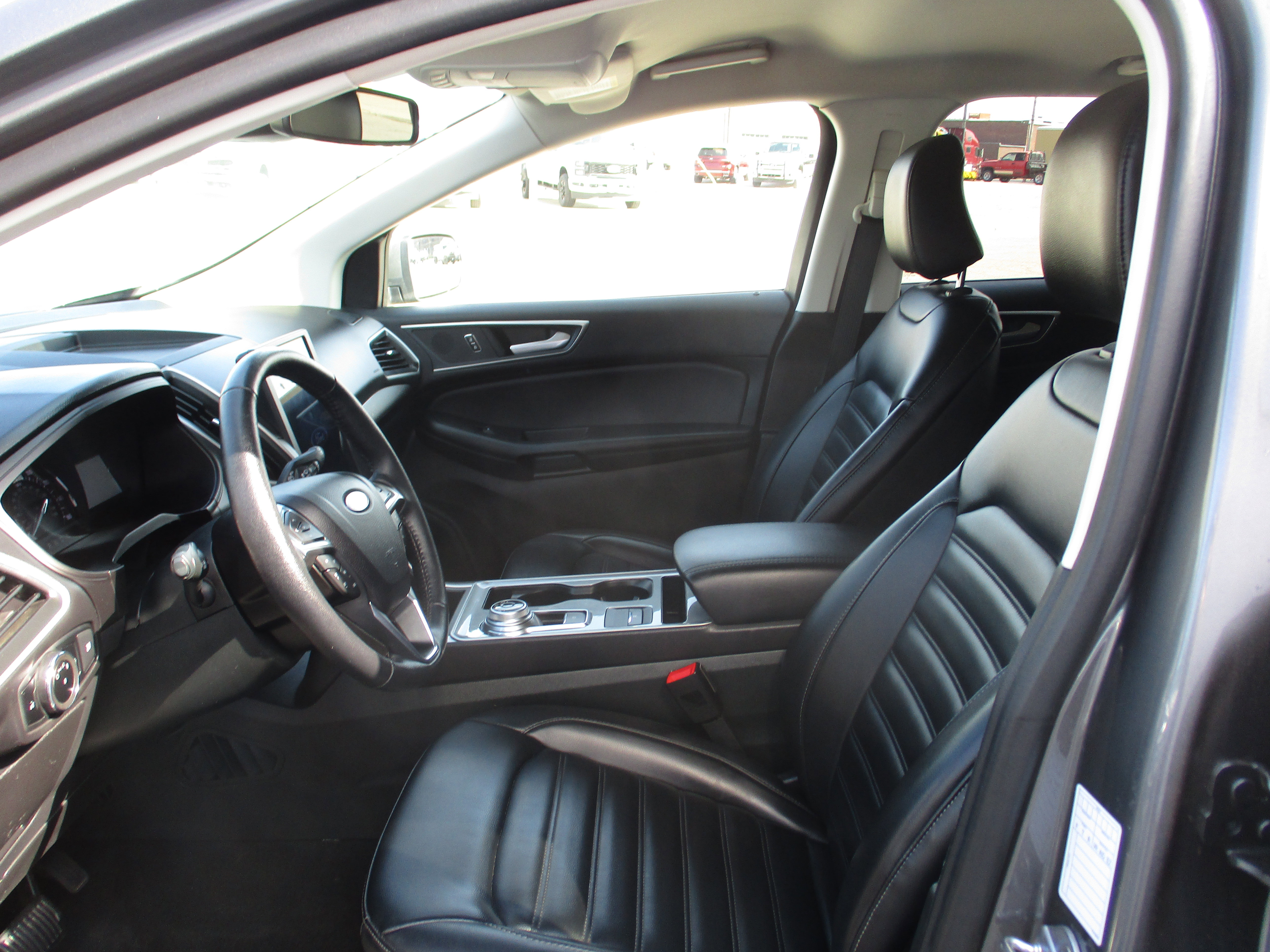 Used 2024 Ford Edge SEL image 12