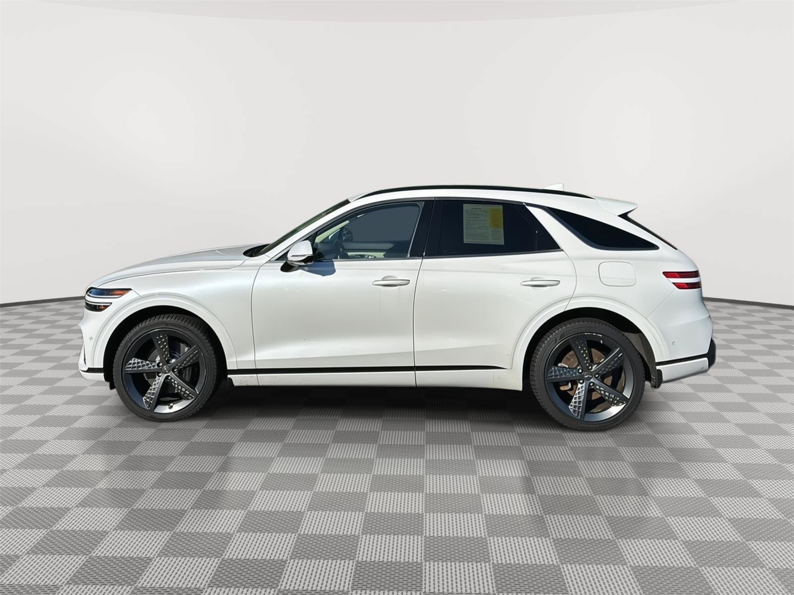 Used 2022 Genesis GV70 3.5T Sport w/ Sport Prestige Package AWD/4WD image 8