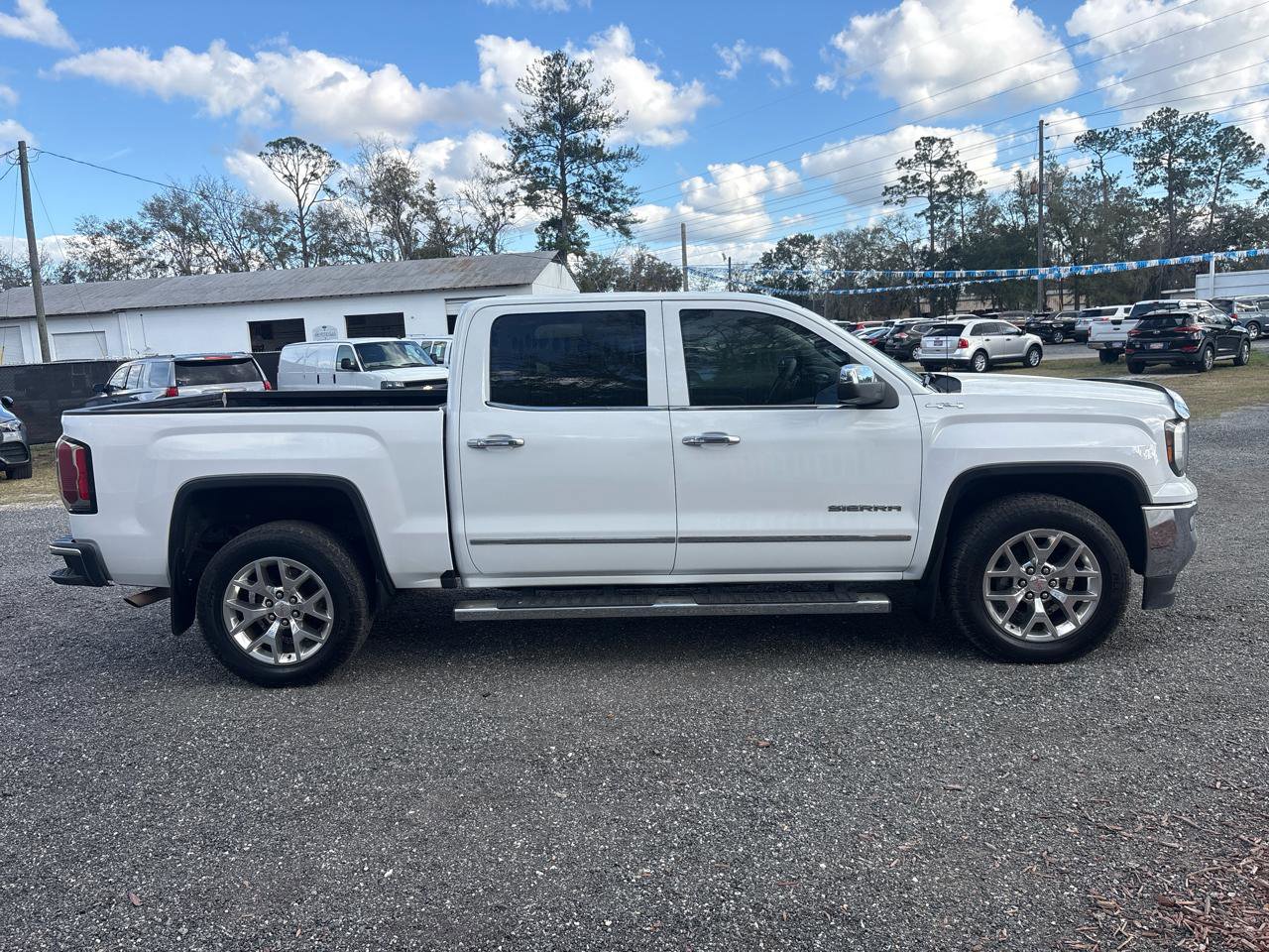 Used 2017 GMC Sierra 1500 SLT w/ SLT Premium Package image 4