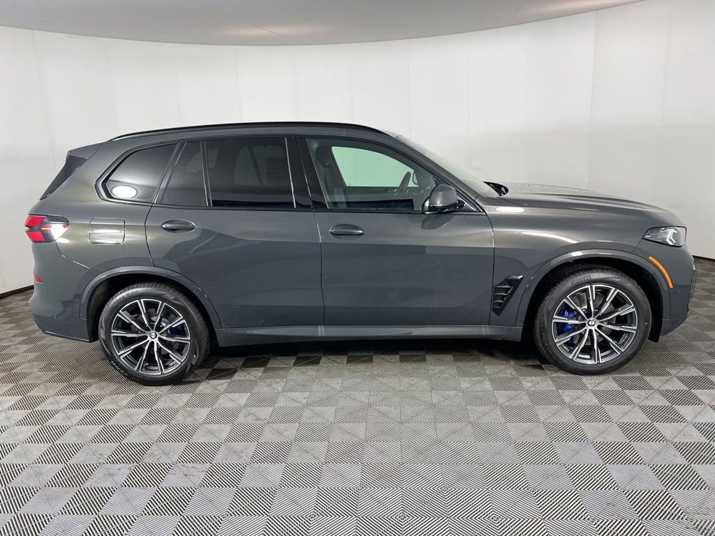 New 2026 BMW X5 xDrive40i w/ M Sport Package image 2