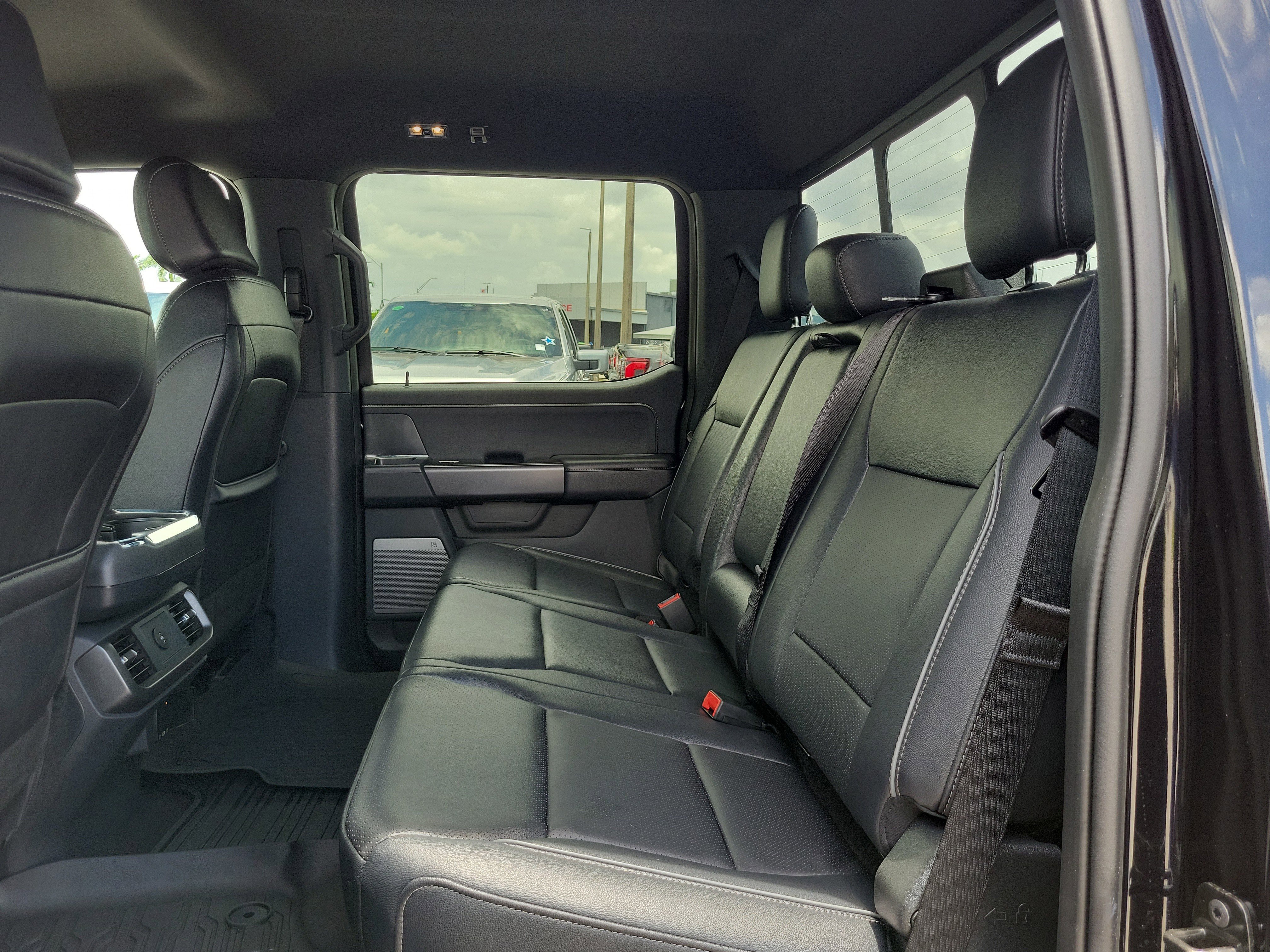 Used 2025 Ford F150 Lariat w/ Equipment Group 501A Mid AWD/4WD image 19