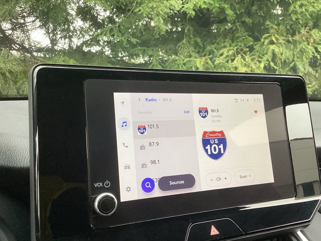 Used 2023 Toyota Venza LE image 13