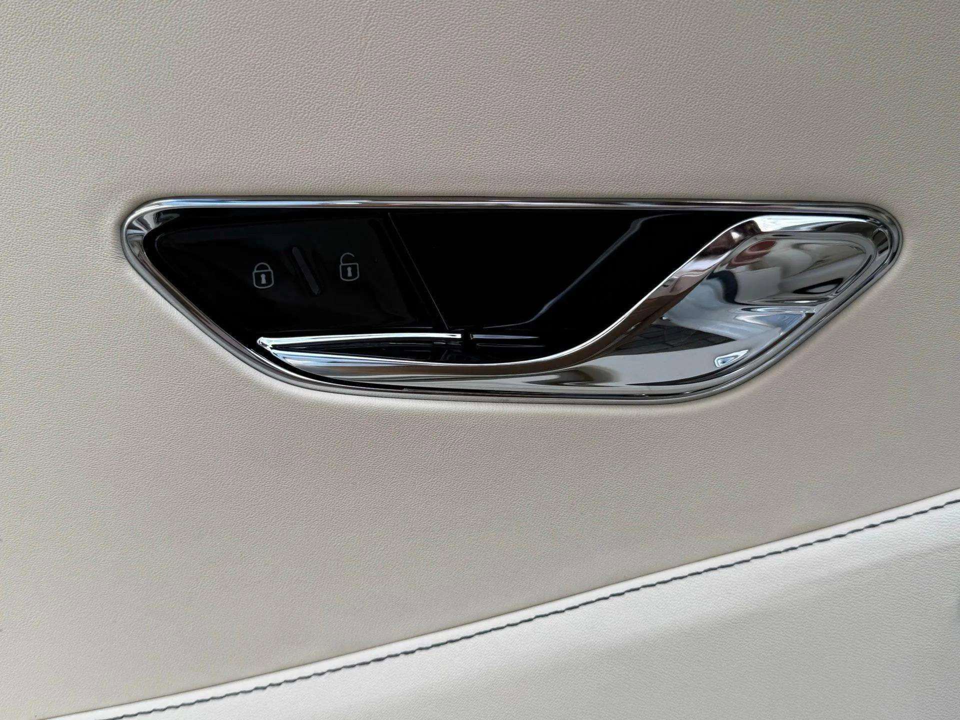 New 2026 Bentley Flying Spur Plug-In Hybrid image 23