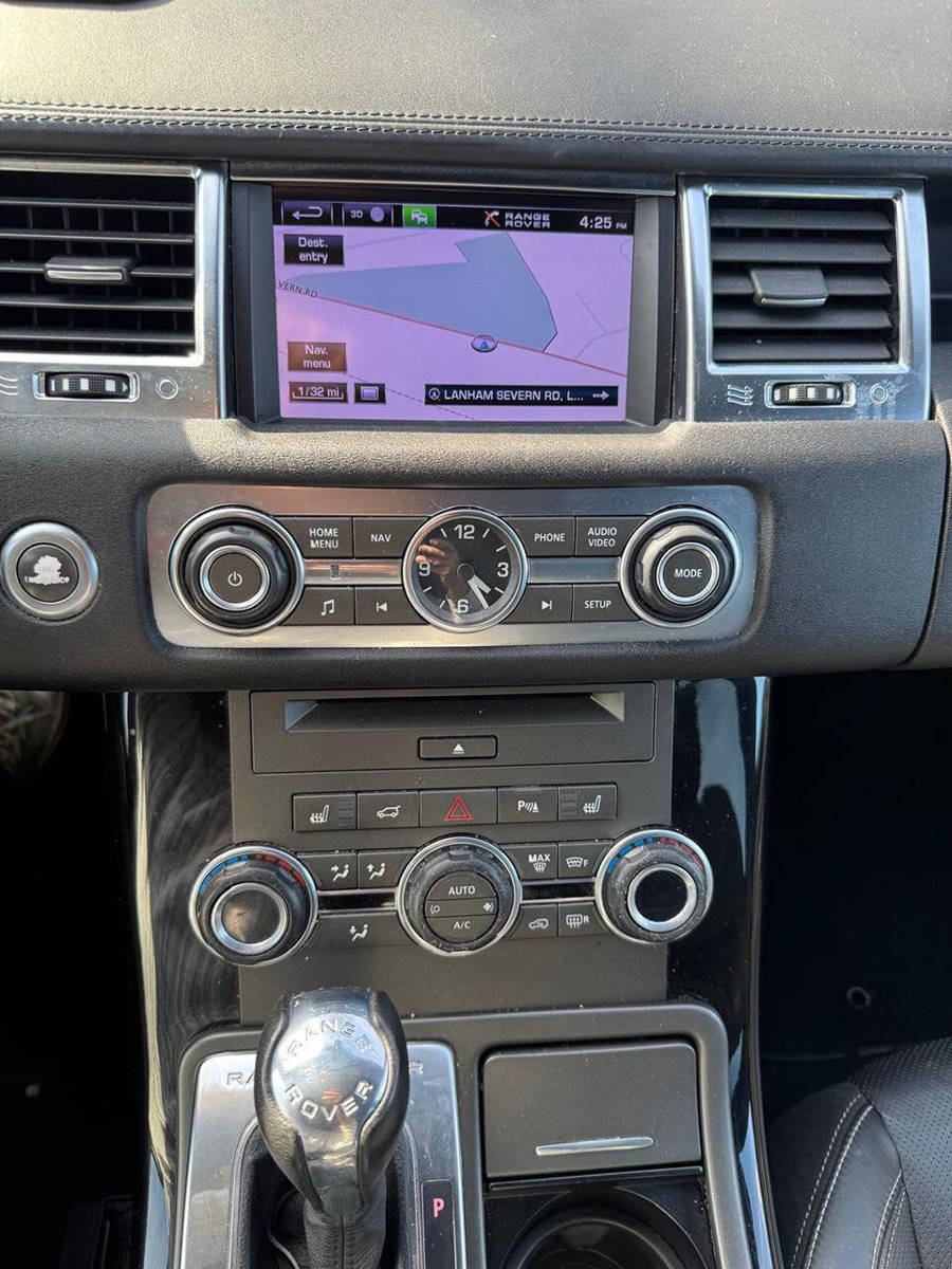 Used 2013 Land Rover Range Rover Sport HSE LUX w/ Luxury Interior Pkg AWD/4WD image 24