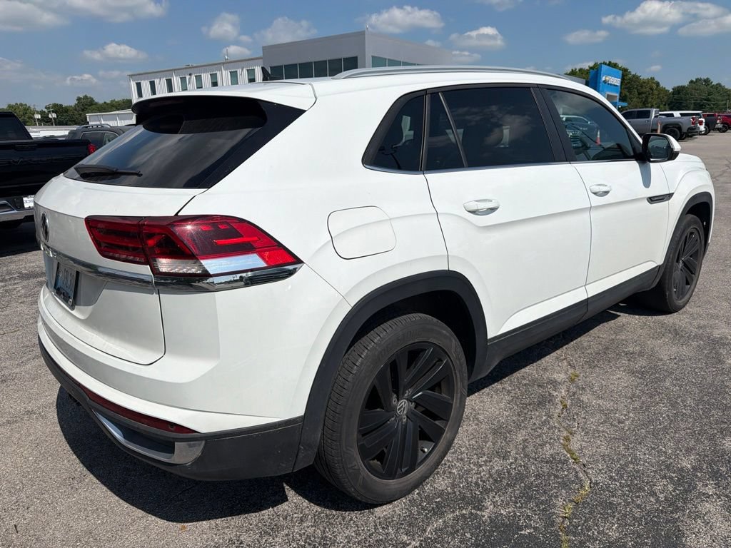 Used 2022 Volkswagen Atlas Cross Sport SE FWD image 3