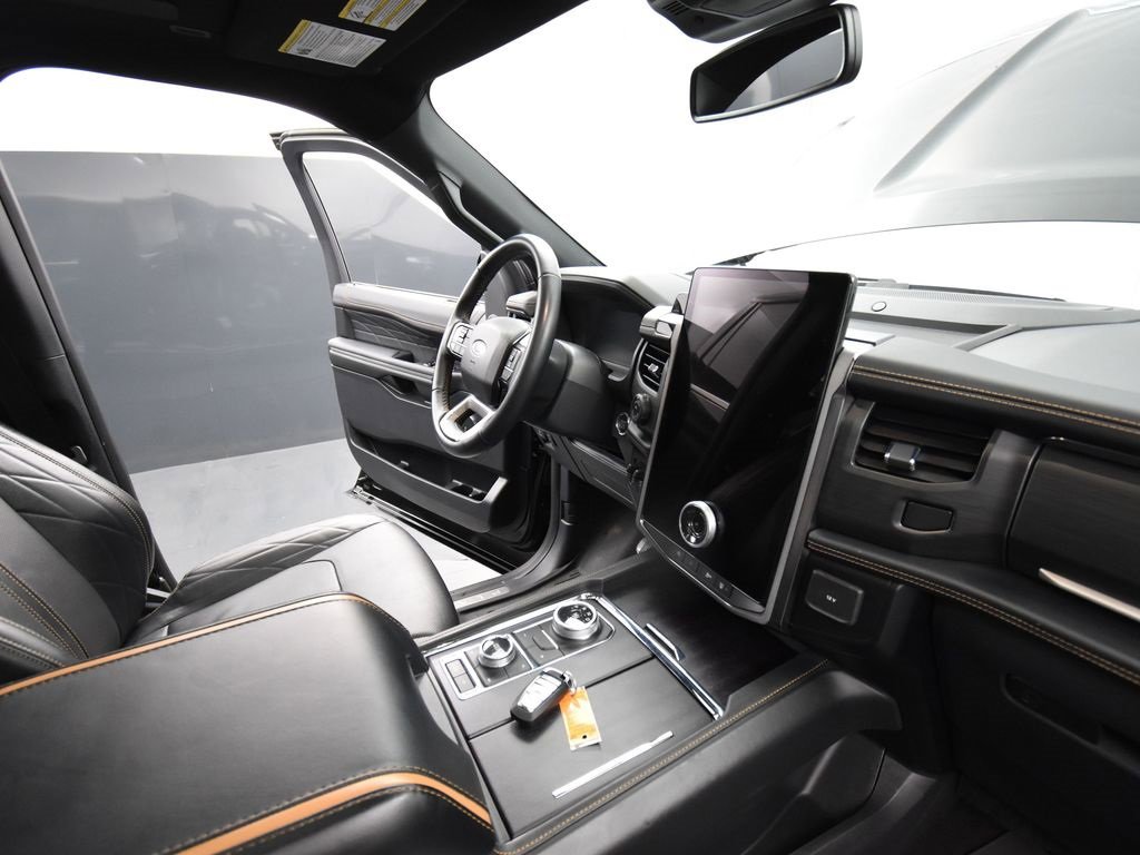 Certified 2024 Ford Expedition Max Platinum image 18