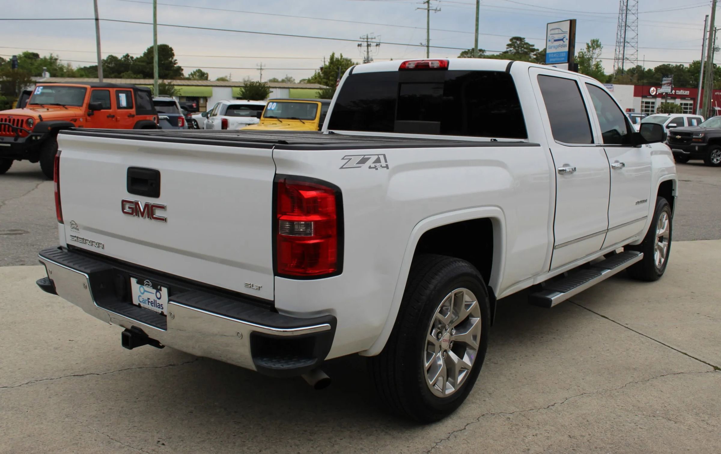 Used 2015 GMC Sierra 1500 SLT w/ SLT Crew Cab Value Package image 5