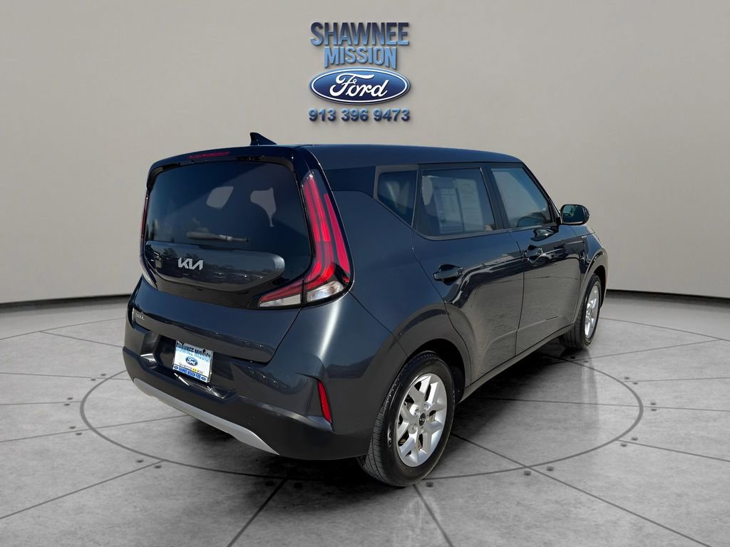 Used 2023 Kia Soul LX w/ LX Technology Package image 5