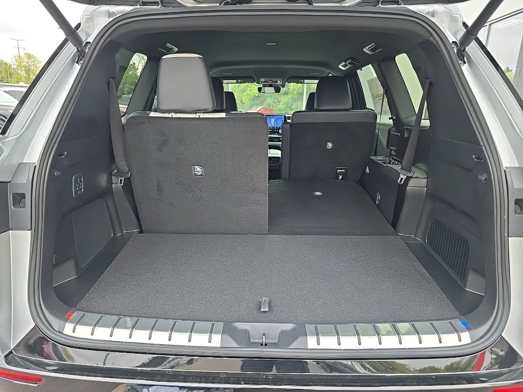 New 2026 Lexus TX 500h AWD image 32