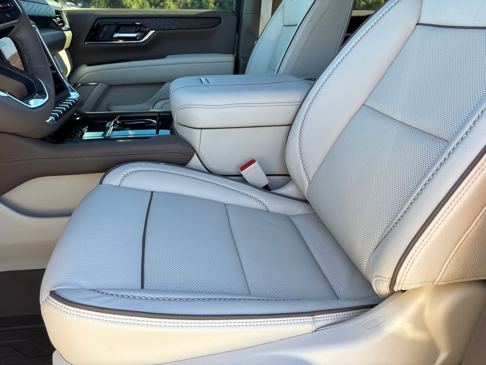 New 2026 GMC Yukon Denali w/ Denali Reserve Package image 21