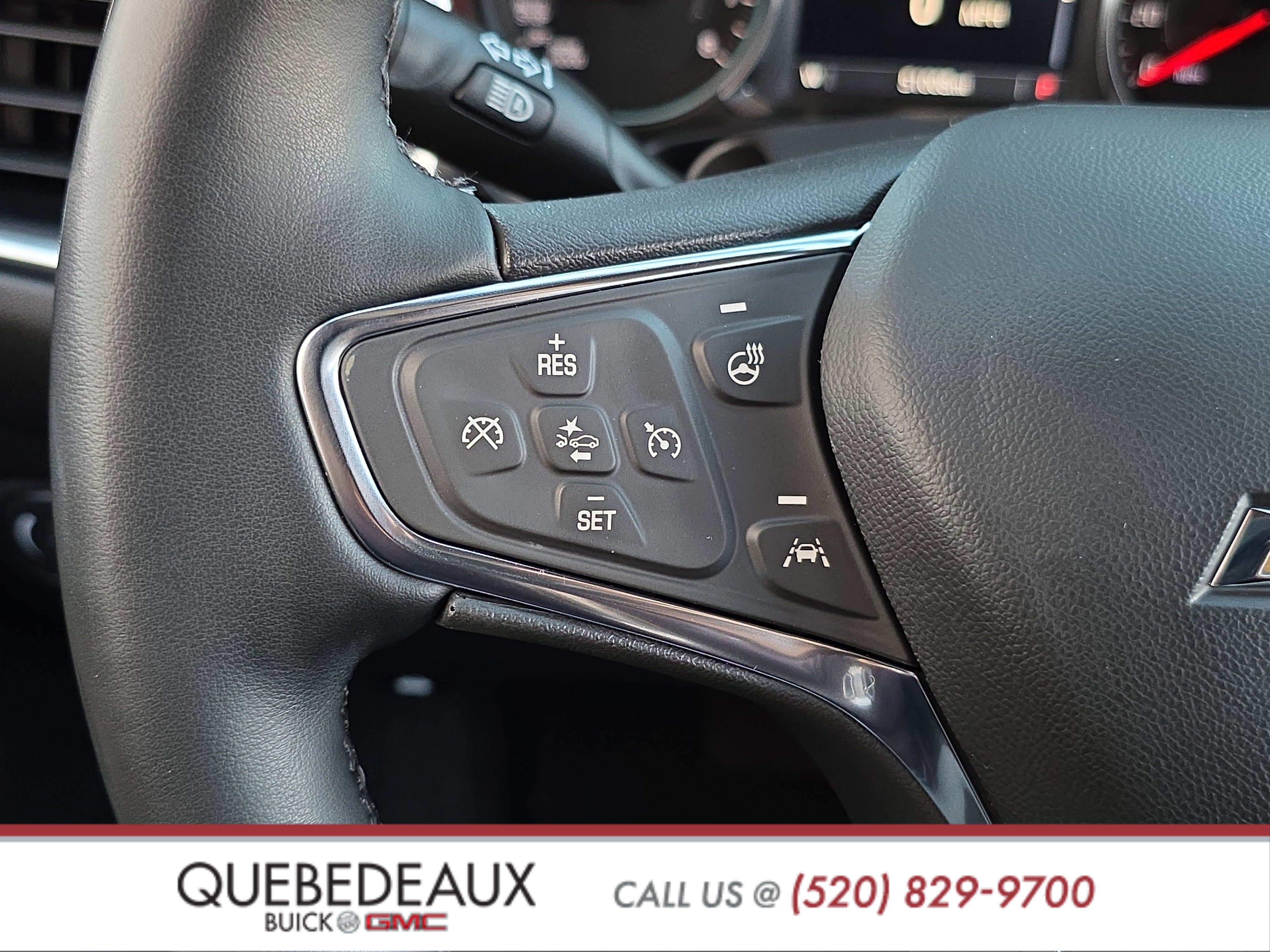 Used 2023 Chevrolet Equinox Premier image 17