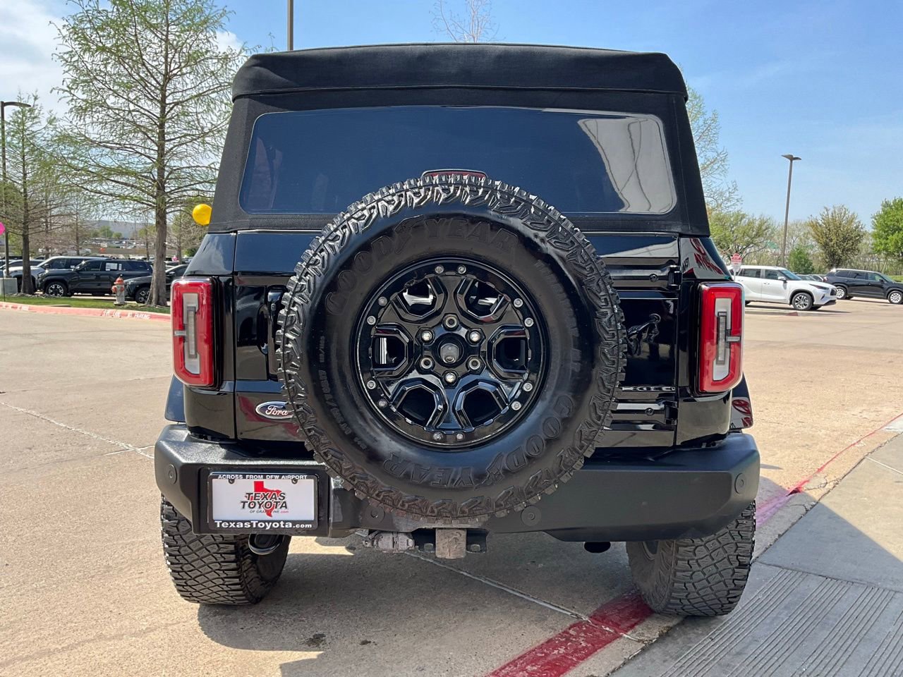 Used 2023 Ford Bronco Outer Banks image 7