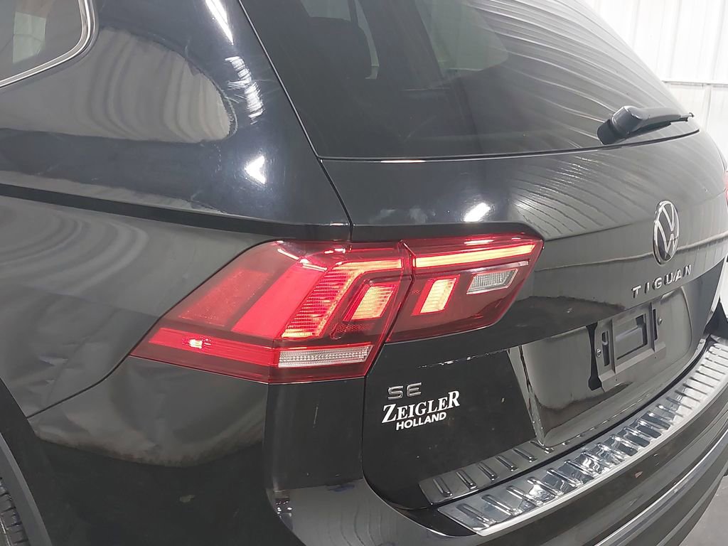 Used 2023 Volkswagen Tiguan SE image 34