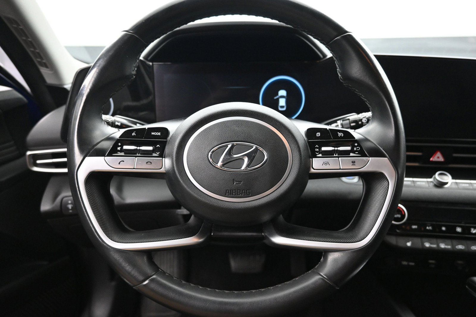 Used 2023 Hyundai Elantra SEL w/ Convenience Package FWD image 13