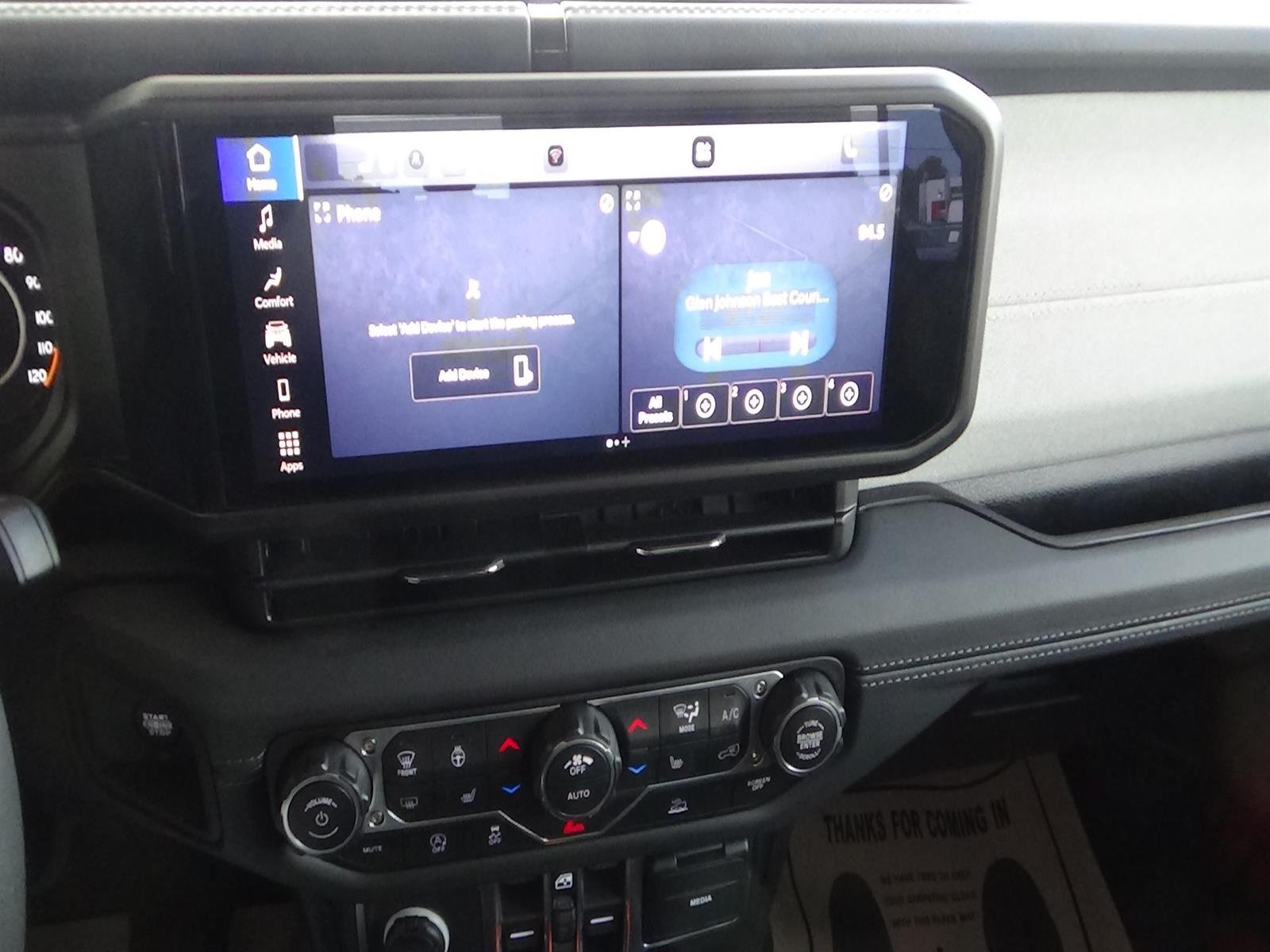 Used 2026 Jeep Wrangler Unlimited Sahara AWD/4WD image 27