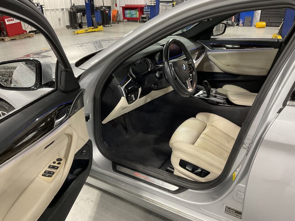 Used 2019 BMW 530i w/ Convenience Package image 8
