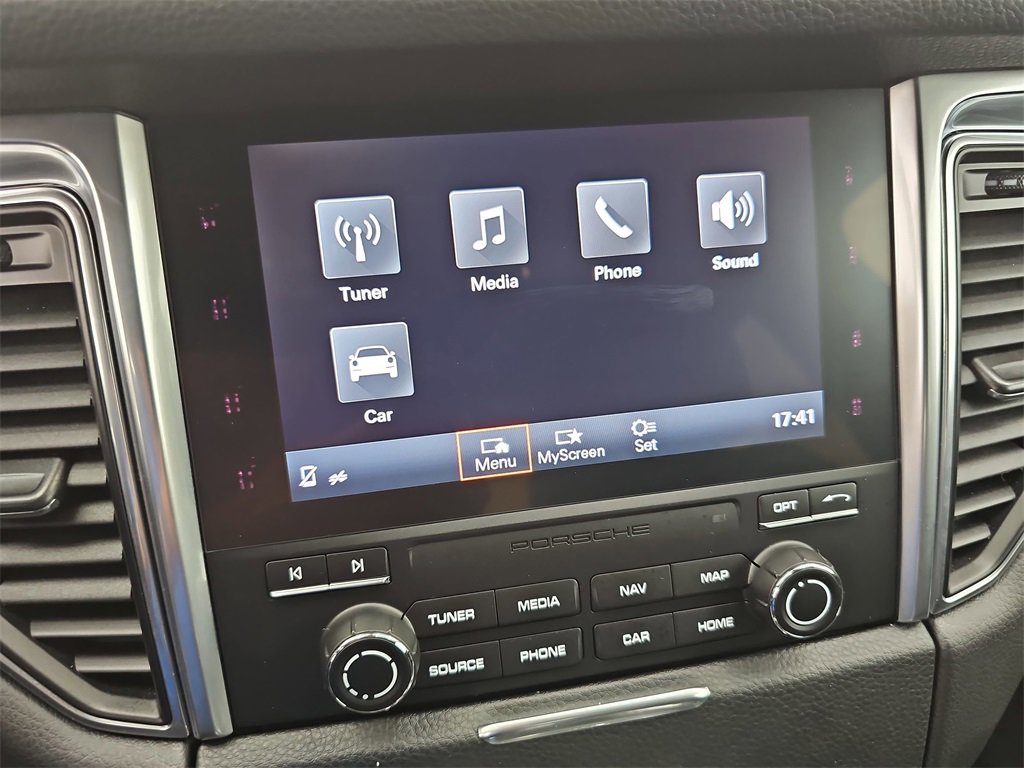 Used 2018 Porsche Macan image 33