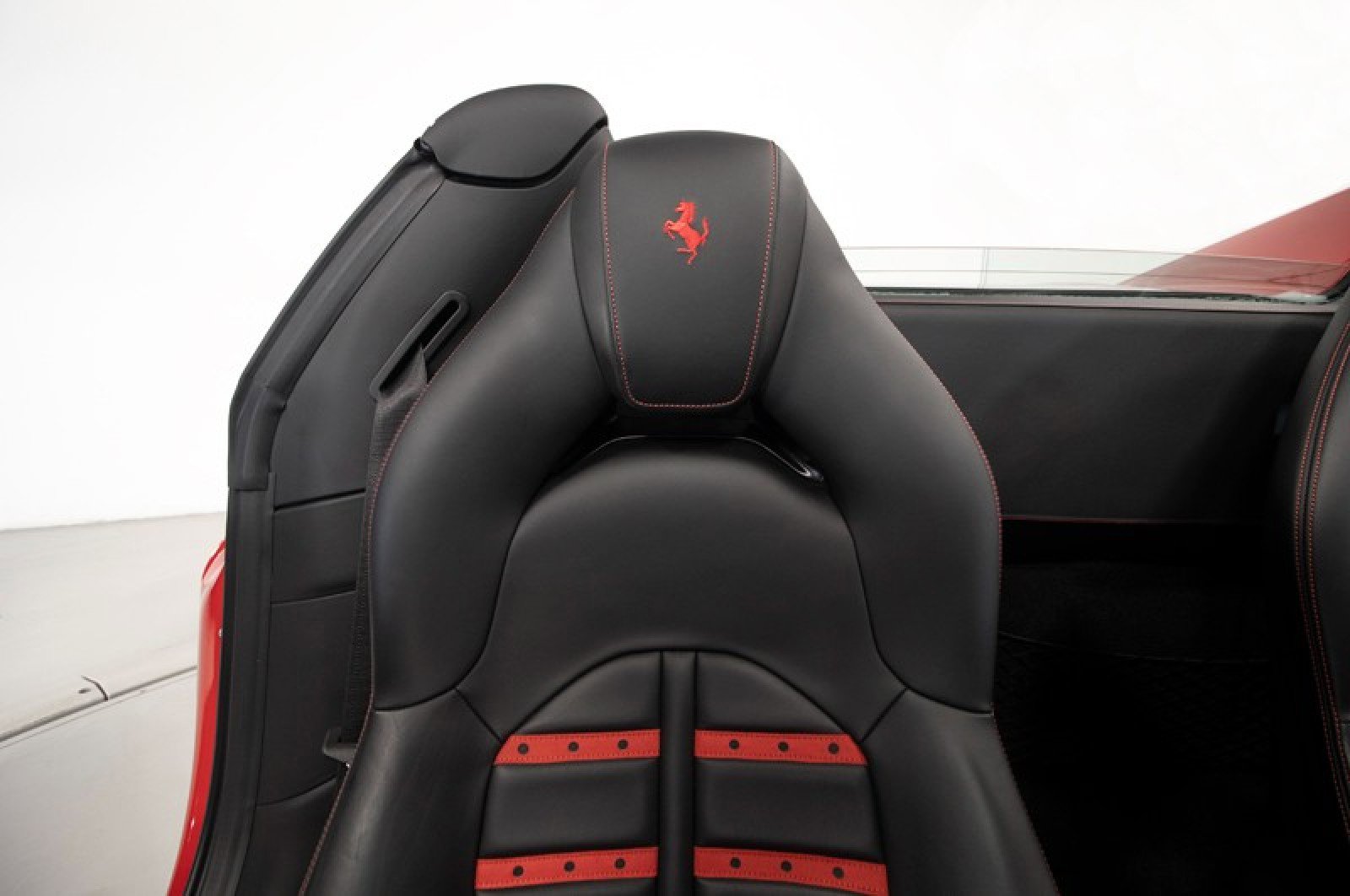 Used 2018 Ferrari 488 Spider image 63