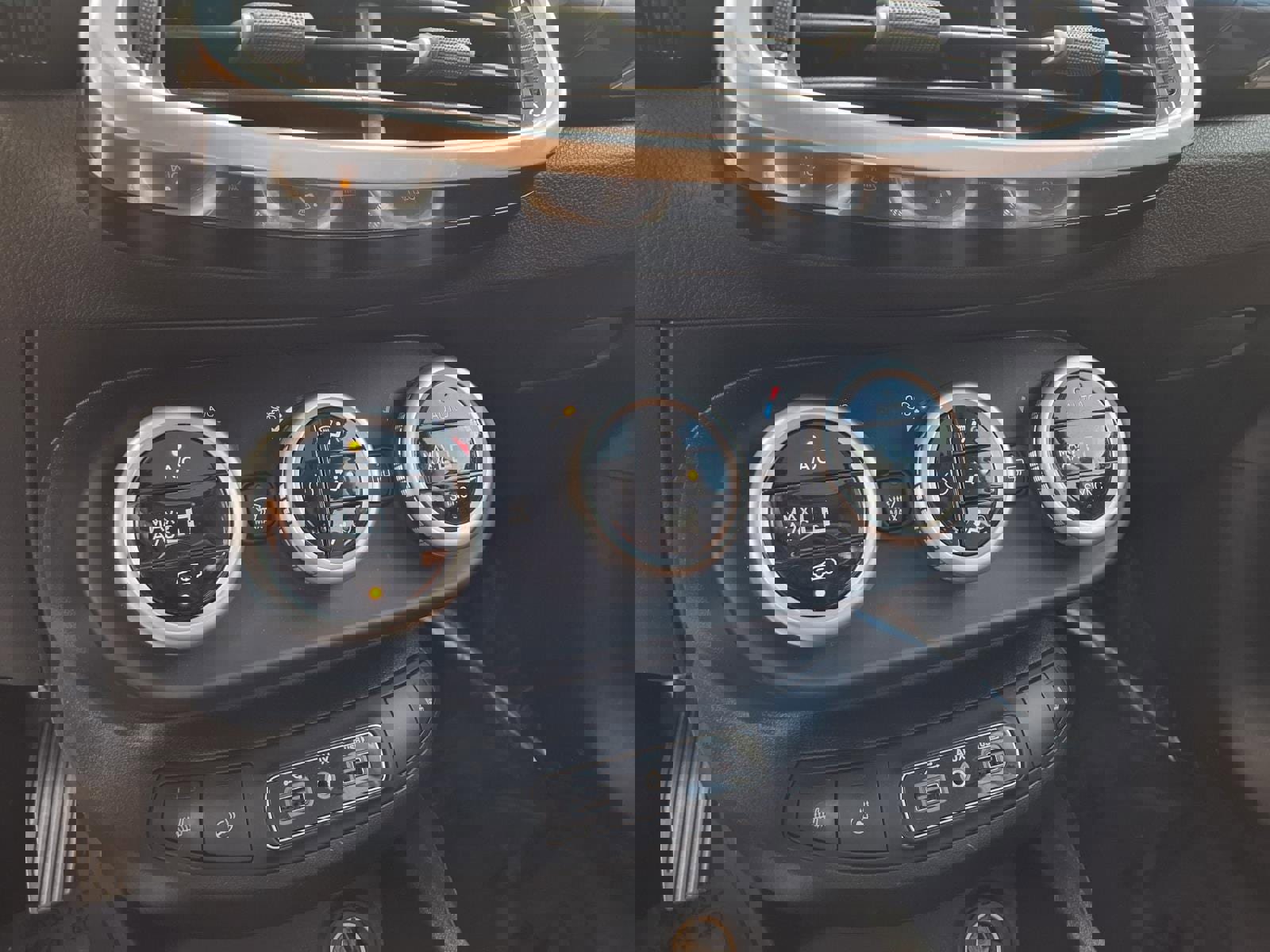 Used 2018 FIAT 500X Lounge w/ Lounge Premium Package (FWD) image 20