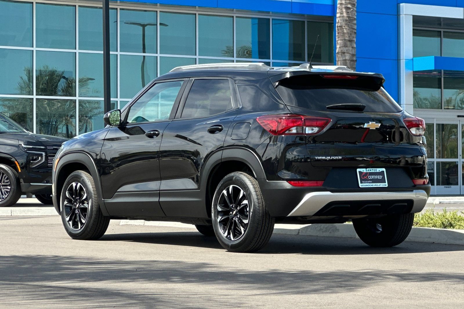 Used 2023 Chevrolet TrailBlazer LT w/ Convenience Package FWD image 6
